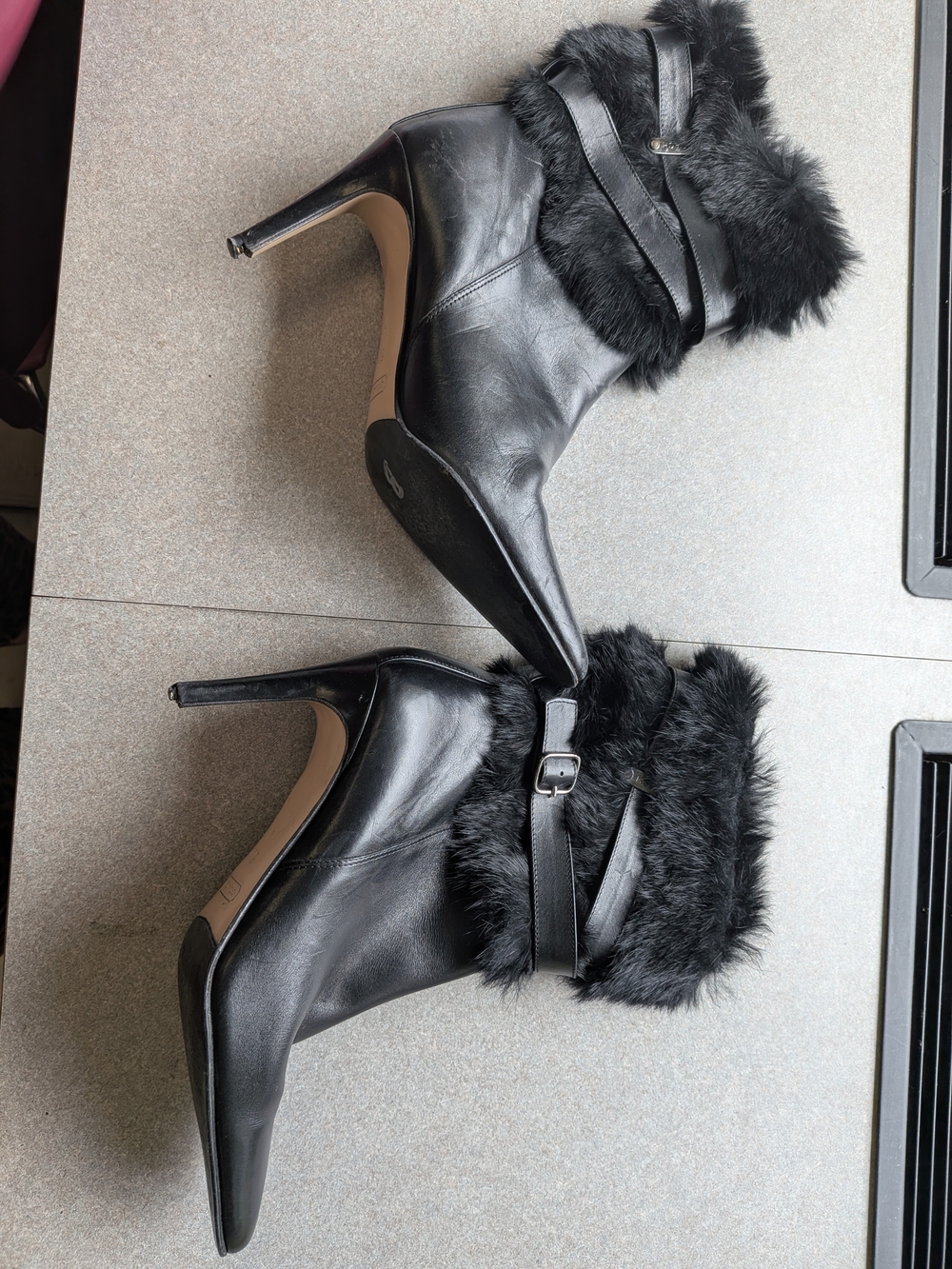 Calling Size Cinderella 5 1/2.. Coach Signature Leather& Fur Stunning Boots